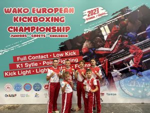 Read more about the article Jurajscy Wojownicy wracają z Mistrzostw Europy w Kickboxingu w Turcji z trzema medalami